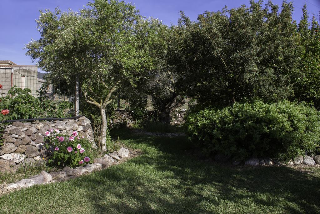 Il Vecchioliveto Di Ornella Bed & Breakfast Marrubiu Ngoại thất bức ảnh